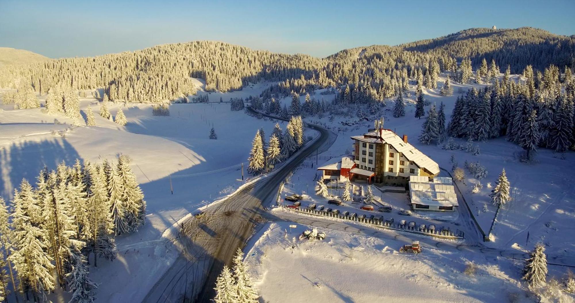 Hotel Coop Rozhen ปอมโปโรโว ภายนอก รูปภาพ