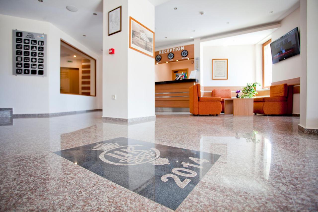 Hotel Coop Rozhen ปอมโปโรโว ภายนอก รูปภาพ