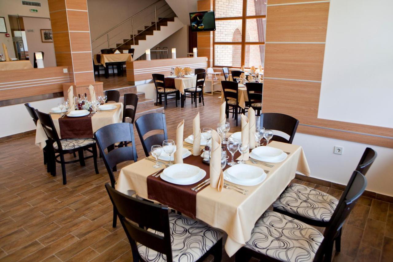 Hotel Coop Rozhen ปอมโปโรโว ภายนอก รูปภาพ